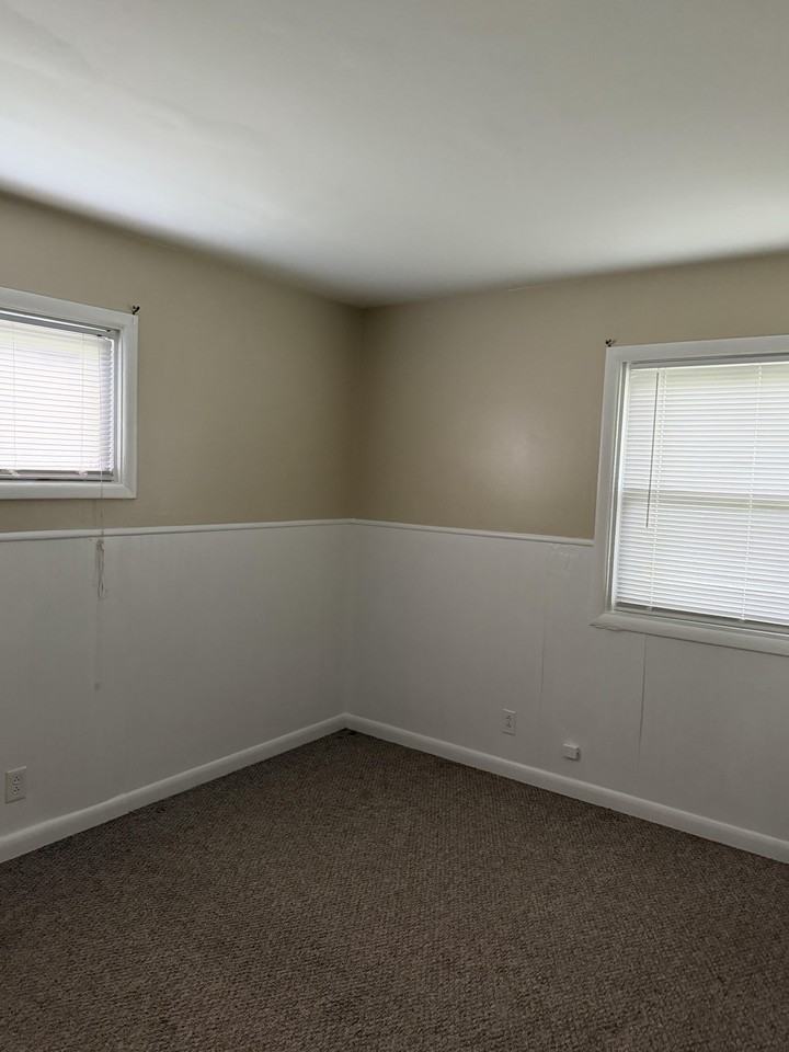2913 29th St - Photo 3 of 6