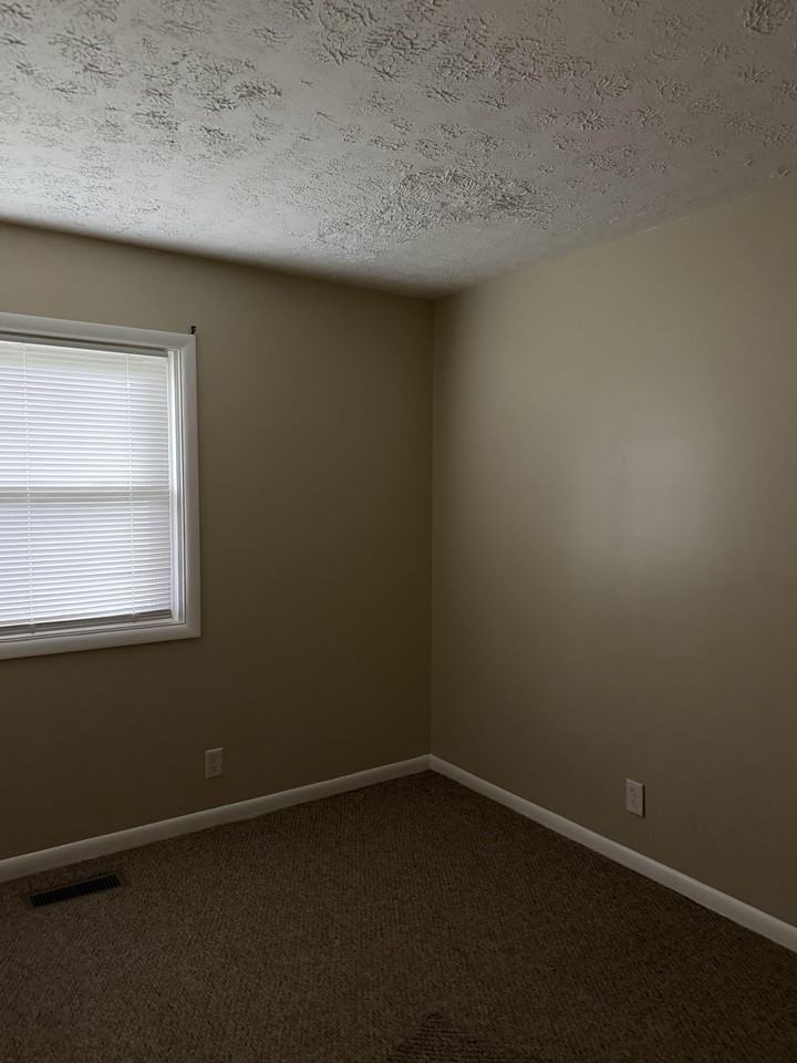 2913 29th St - Photo 4 of 6