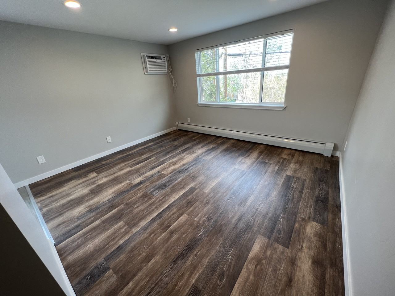 1960 Eaton St #8 - Photo 2 of 18