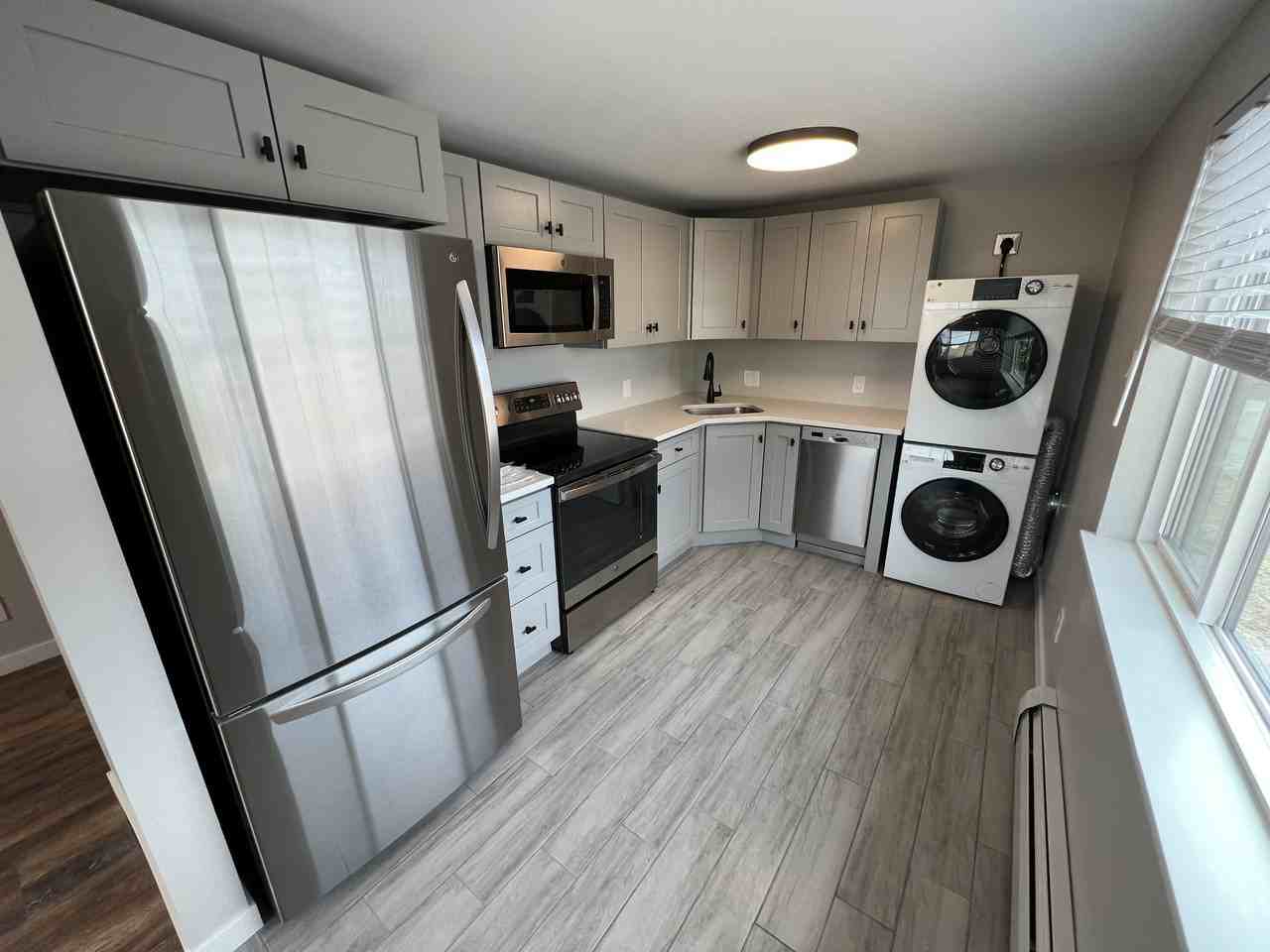 1960 Eaton St #8 - Photo 4 of 18