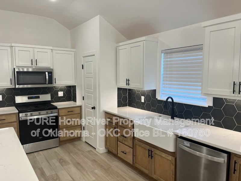 16133 Quiet Storm Dr - Photo 3 of 25