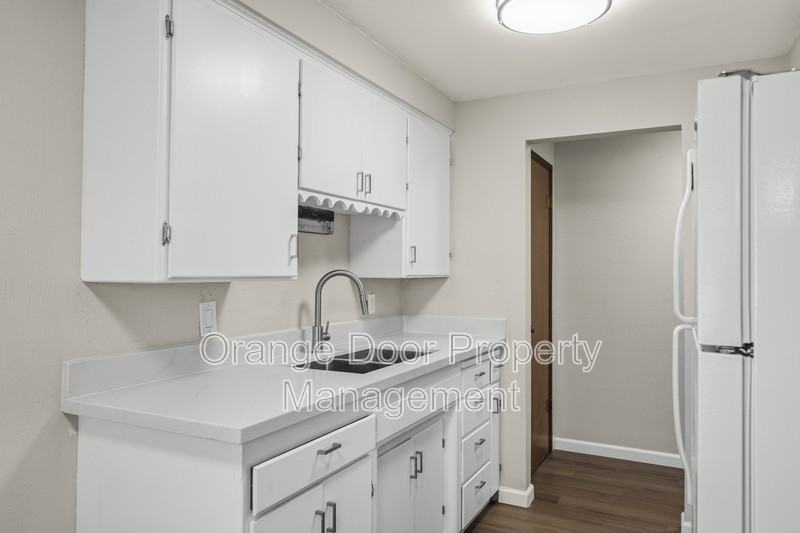 1406 W Pioneer #1 - Photo 6 of 21