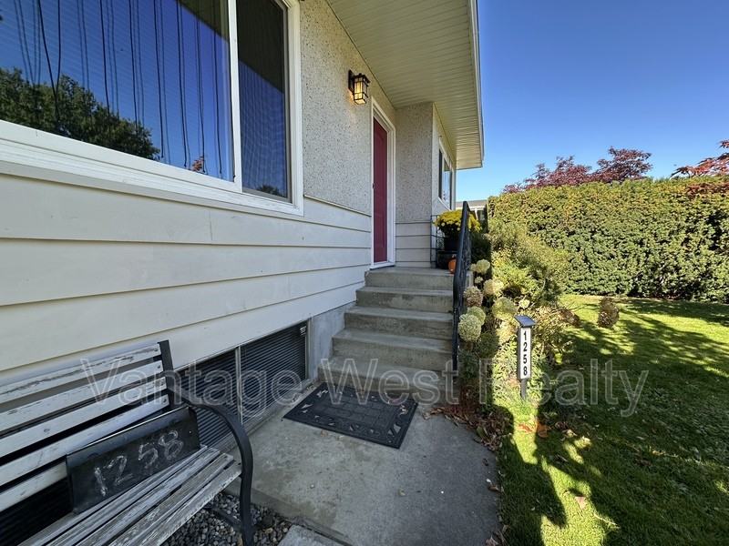 1258A Mountainview St - Photo 3 of 29