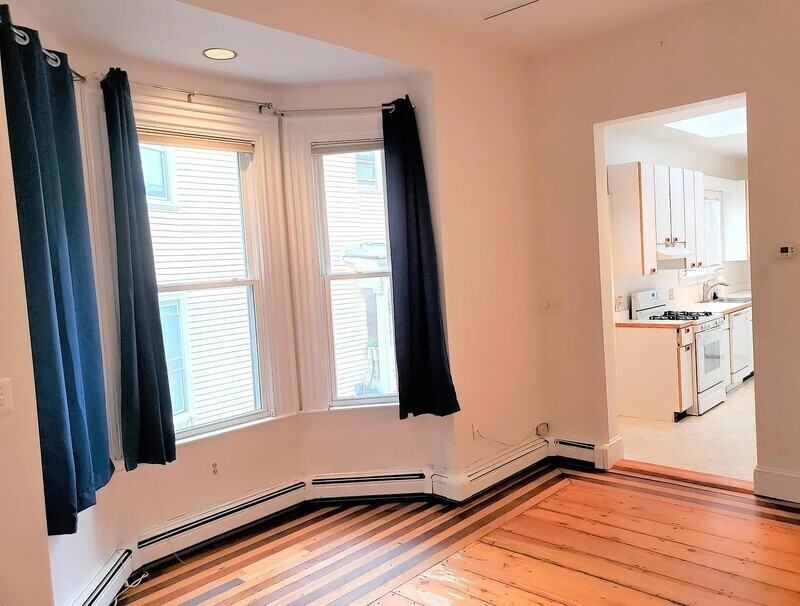 352 Harvard St #1 - Photo 2 of 15