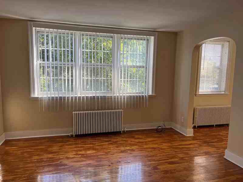 950 Delaware Ave #6 - Photo 3 of 7