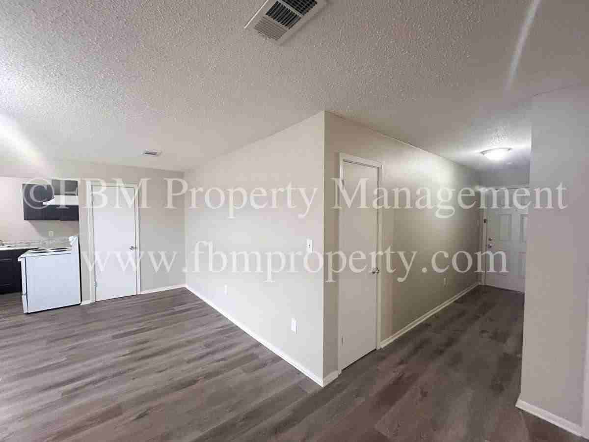101 W Latimer St #A - Photo 2 of 16