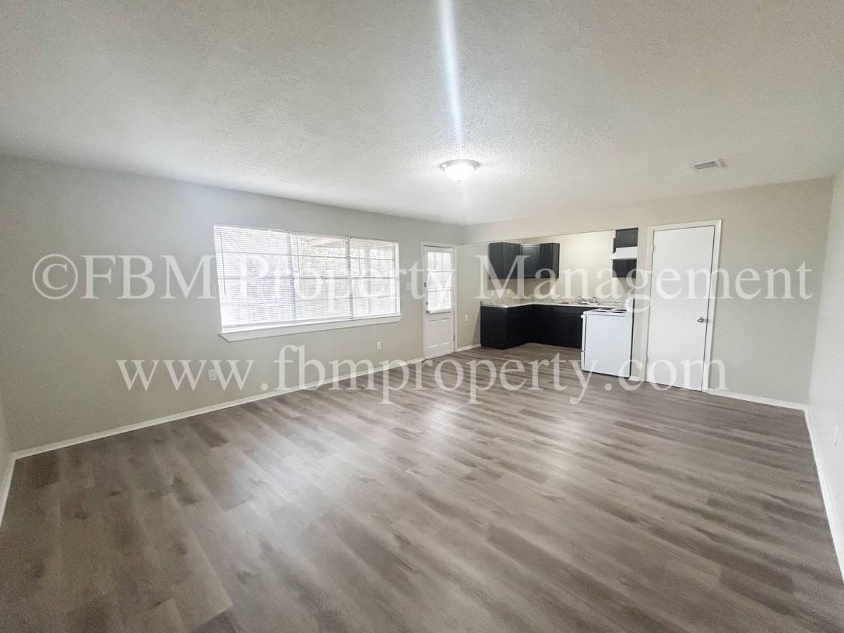 101 W Latimer St #A - Photo 3 of 16
