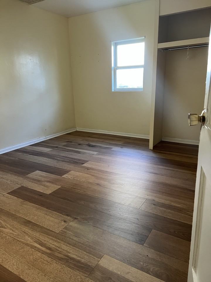 3448 Kinnear Ave - Photo 3 of 11