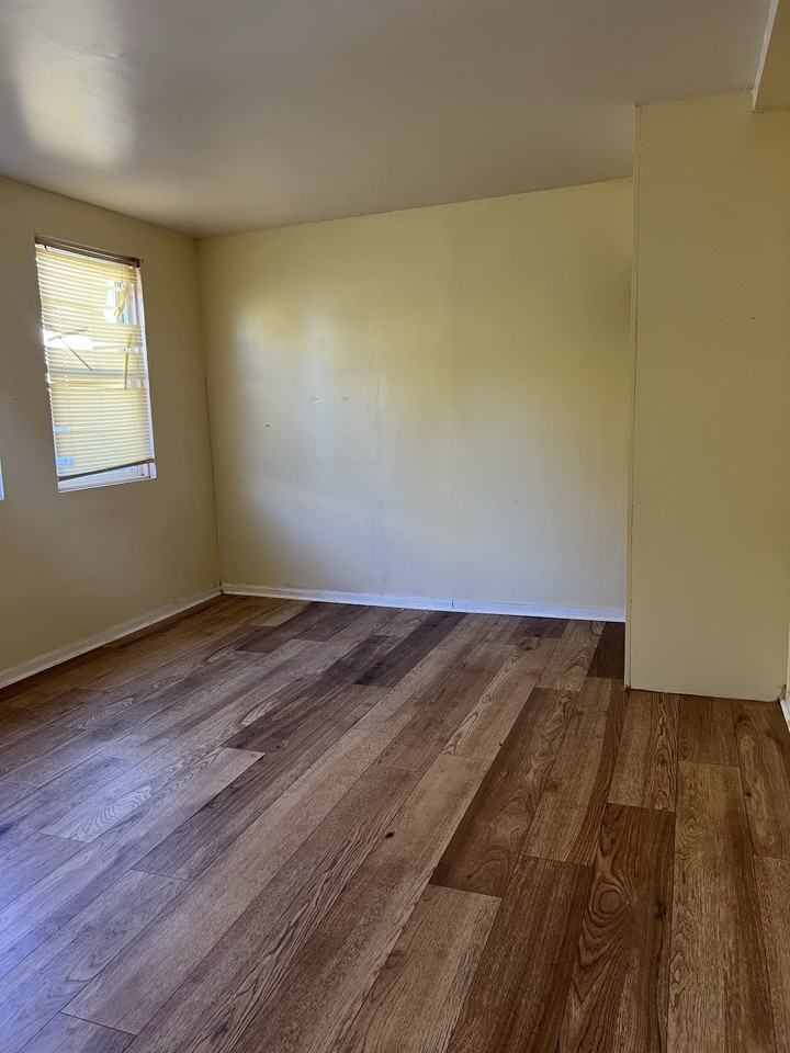 3448 Kinnear Ave - Photo 7 of 11