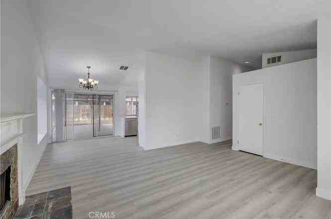 340 Whirlaway St - Photo 3 of 13