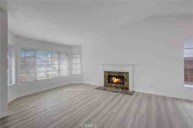 340 Whirlaway St - Photo 4 of 13