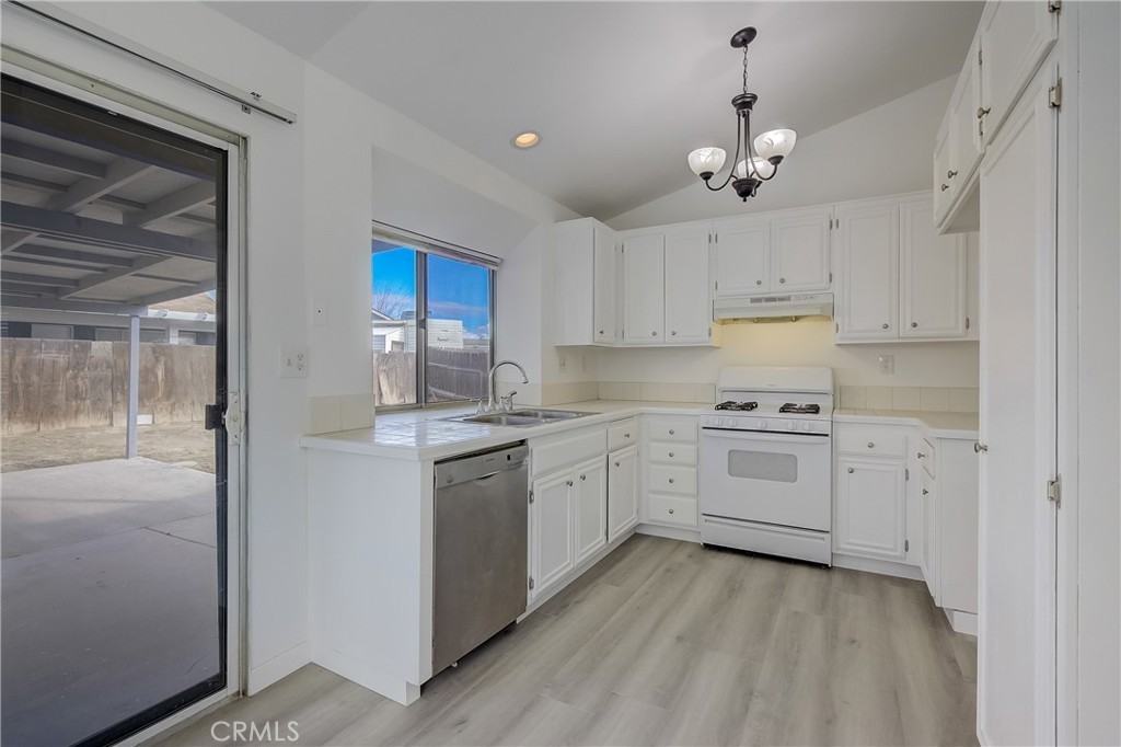 340 Whirlaway St - Photo 5 of 13