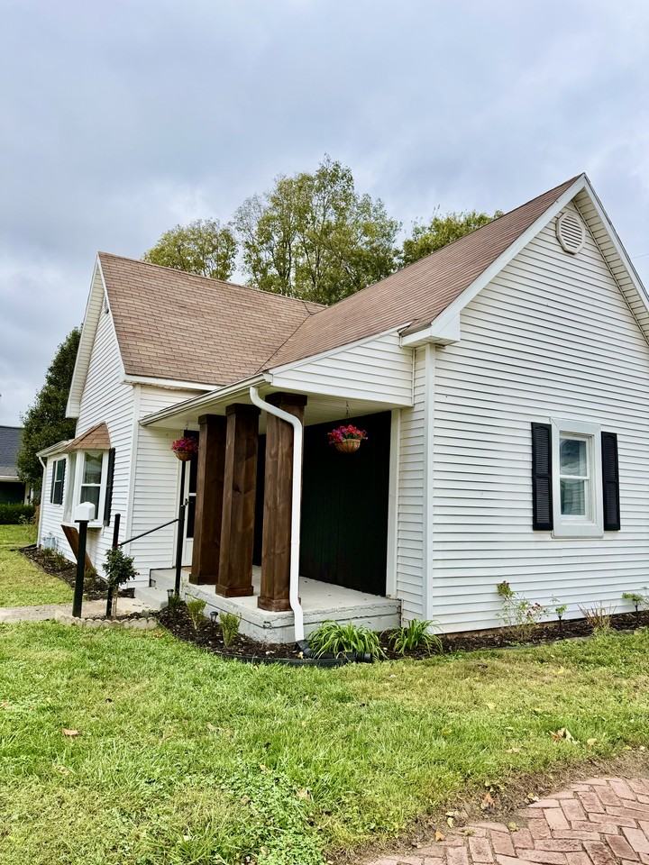 1394 Hannibal St - Photo 4 of 23