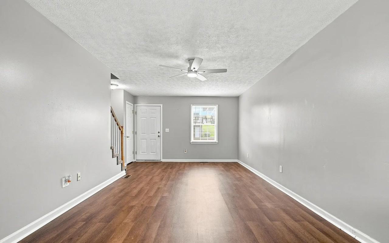 540 Beaverview Dr - Photo 3 of 12