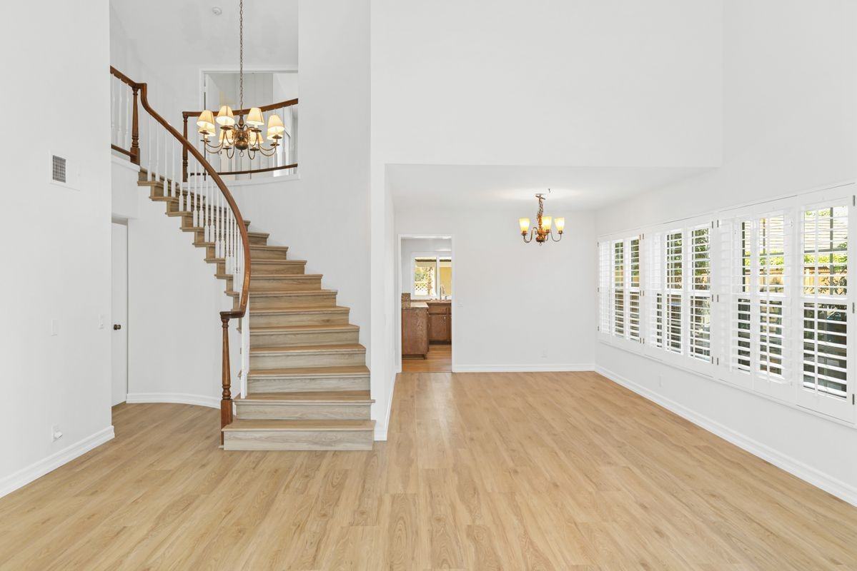 126 E Yale Loop