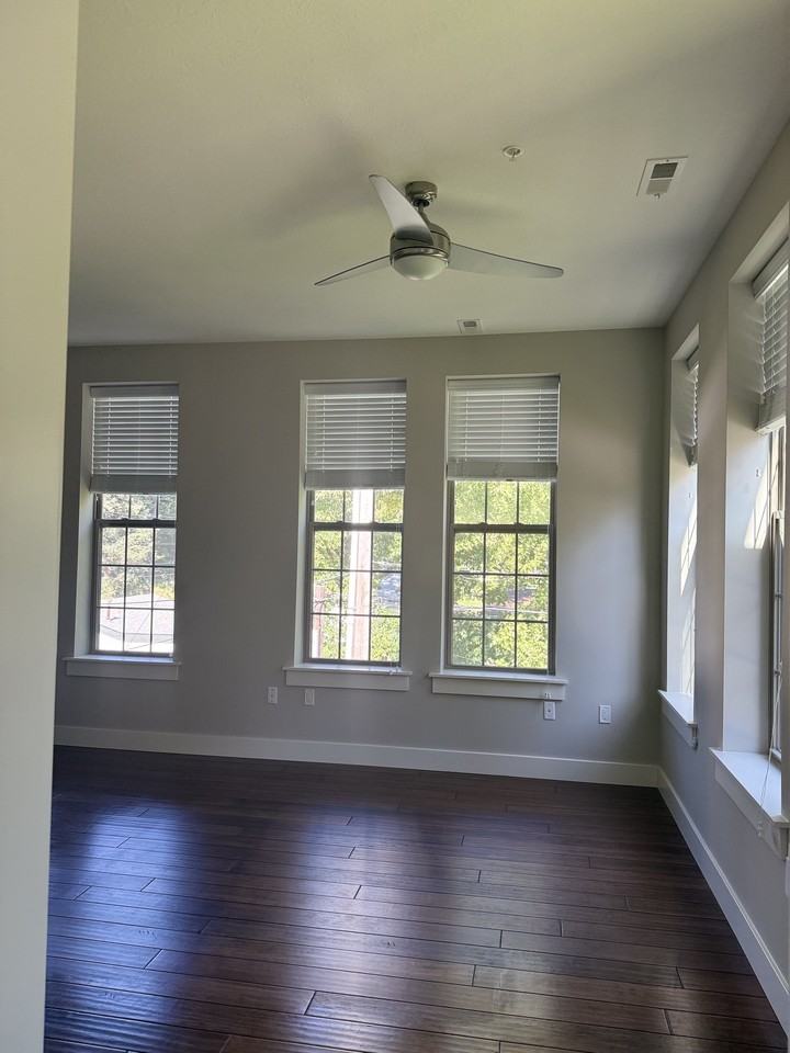 1033 Keenan Ct #12C - Photo 4 of 10