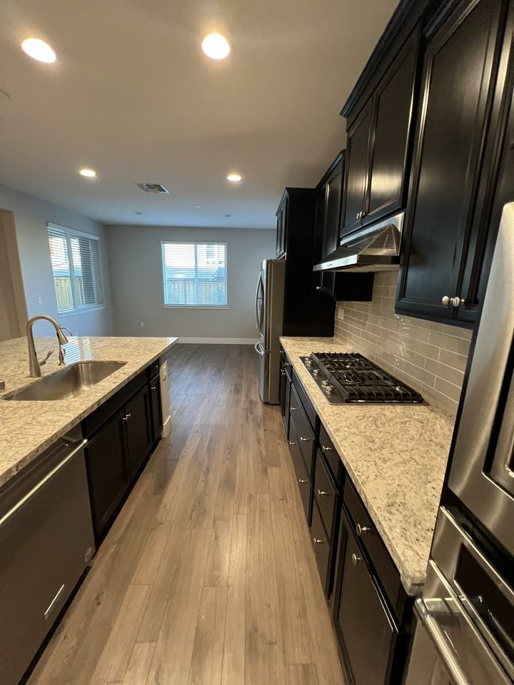 73 E Cataldi Ave - Photo 4 of 18