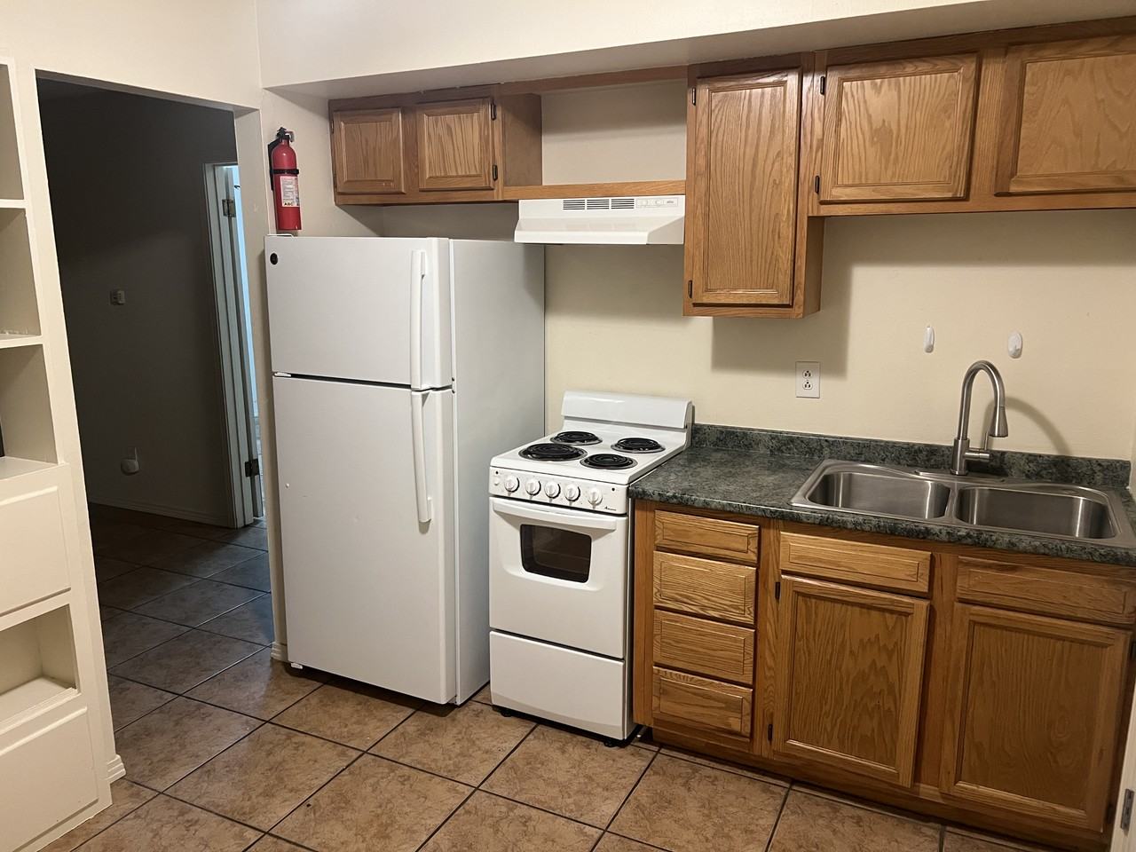 10104 Comanche Rd Ne - Photo 2 of 15