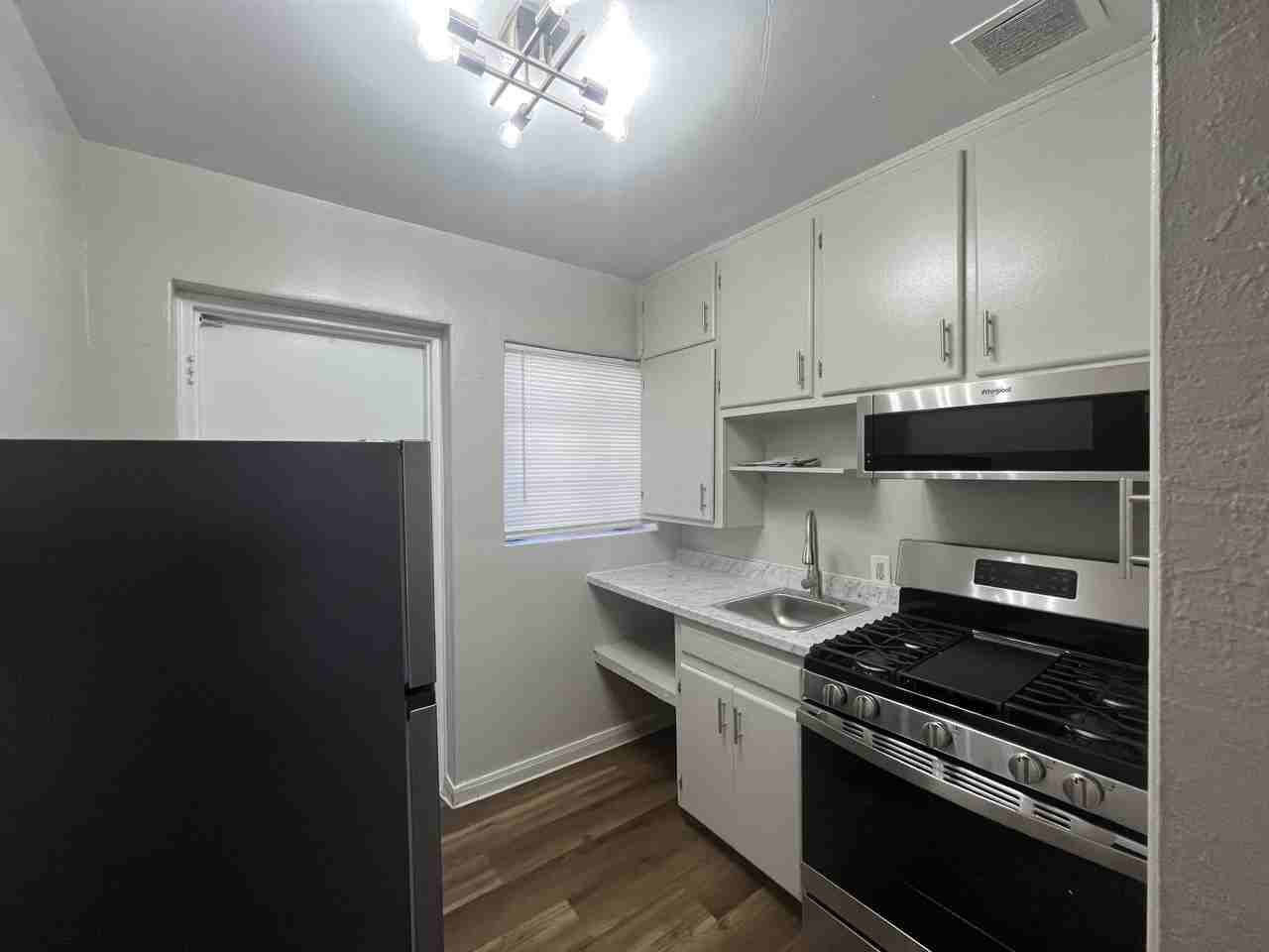 1617 Gold Ave Se - Photo 3 of 14
