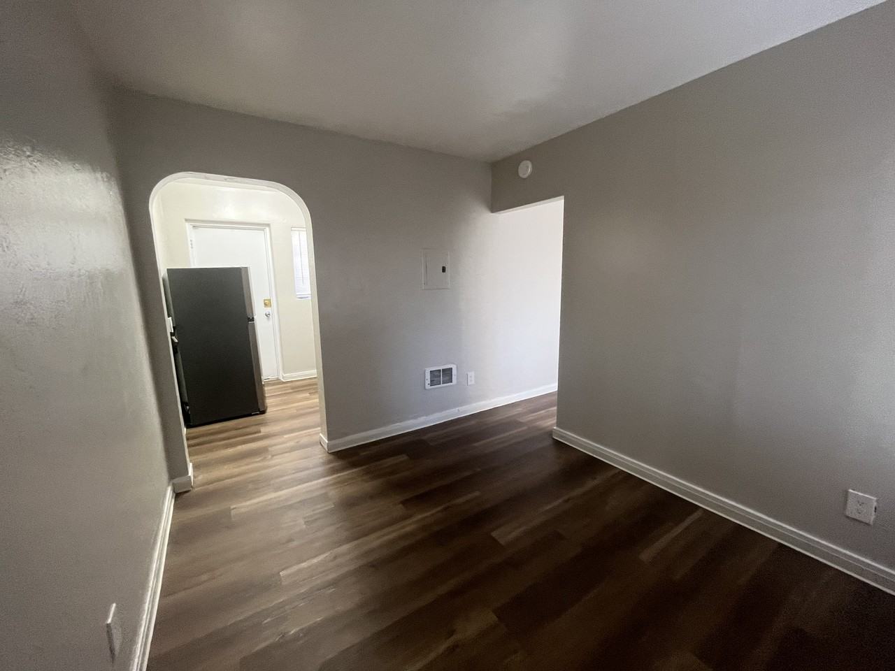 1617 Gold Ave Se - Photo 4 of 14
