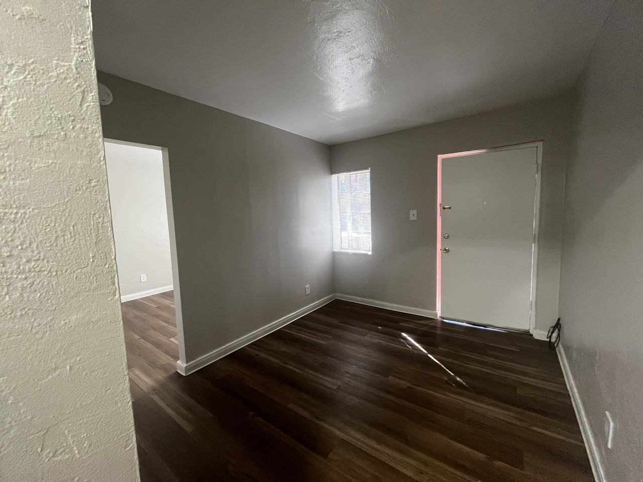 1617 Gold Ave Se - Photo 5 of 14