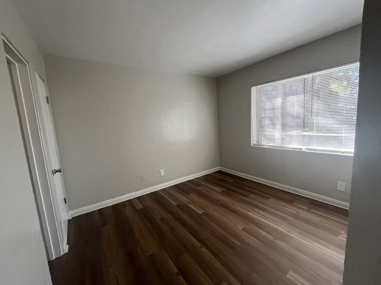 1617 Gold Ave Se - Photo 6 of 14
