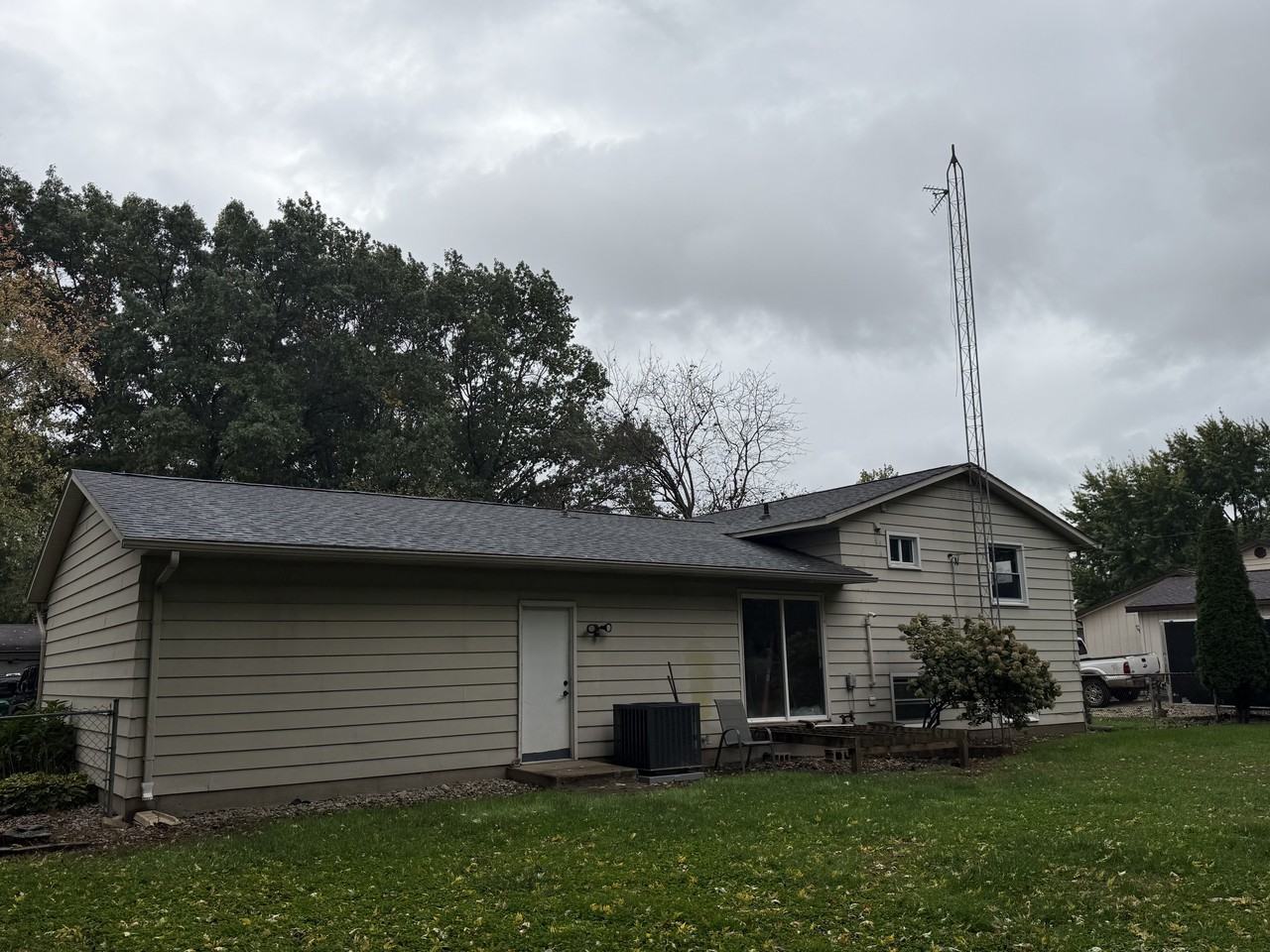 24425 Rolling Oak Dr - Photo 6 of 12