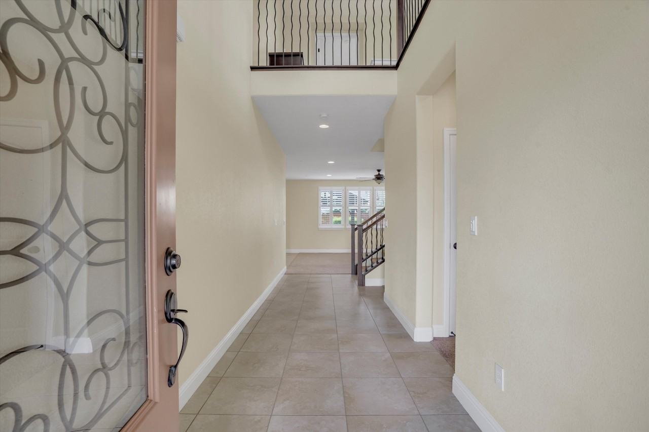 582 Pasture Ave #NA - Photo 3 of 27