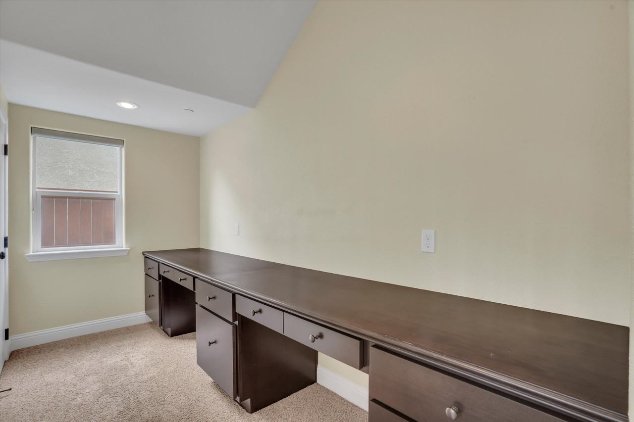 582 Pasture Ave #NA - Photo 6 of 27