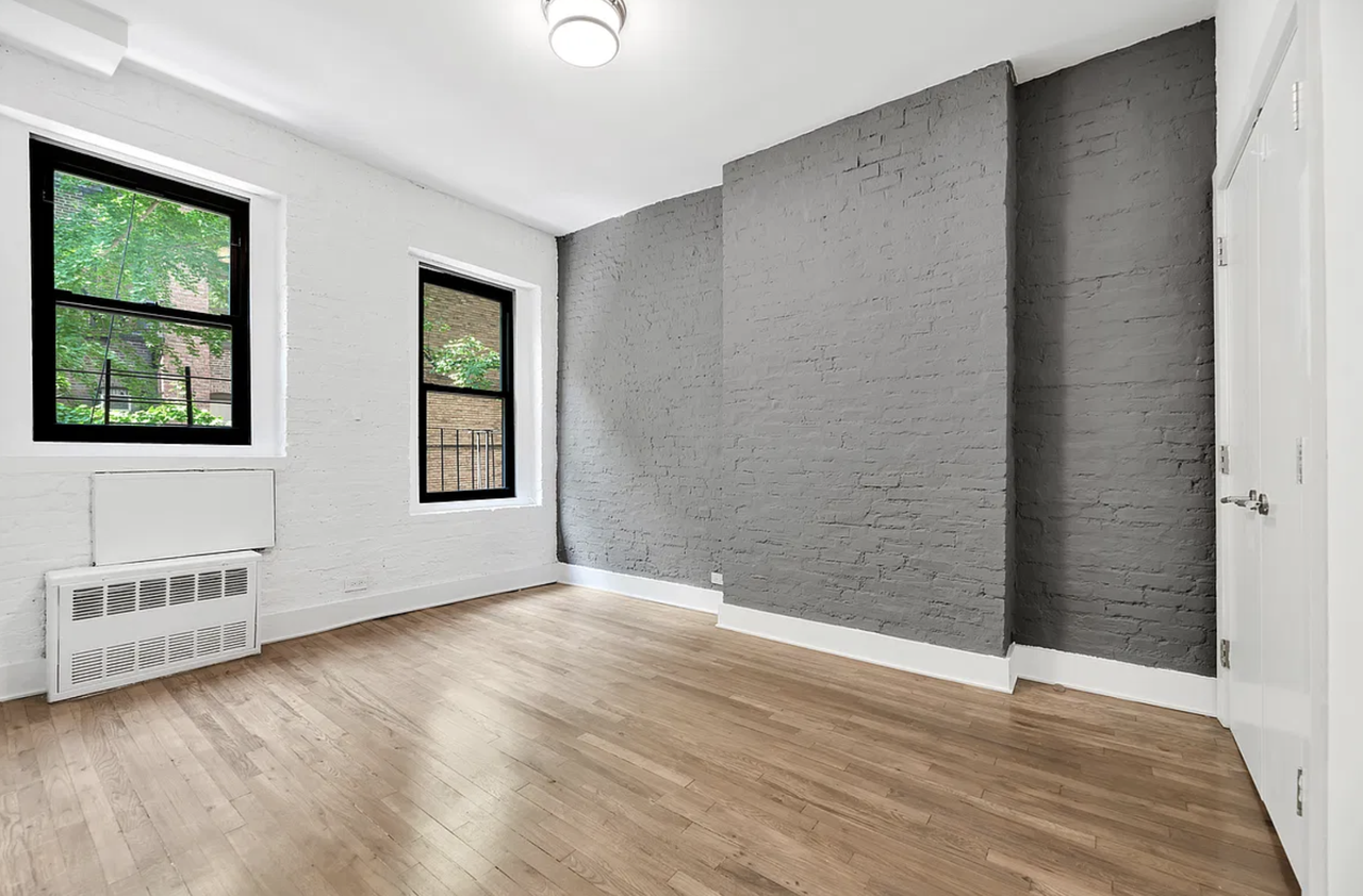 380 E 71st St #3 - Photo 3 of 5