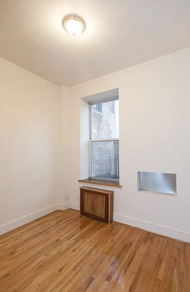 153 W 16th St #7T - Photo 3 of 6