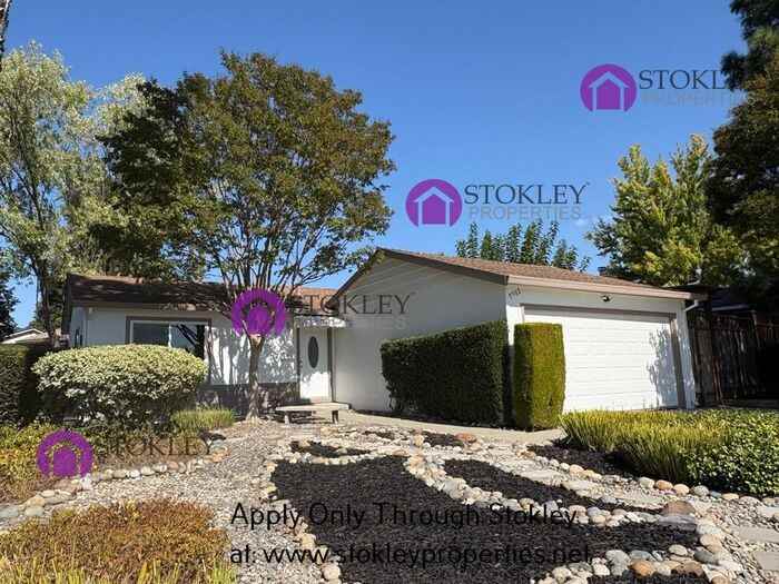 9902 Mangos Dr - Photo 2 of 21