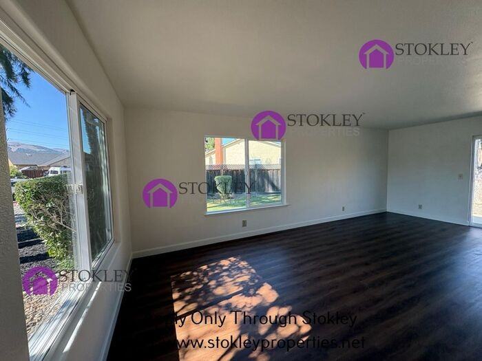 9902 Mangos Dr - Photo 5 of 21