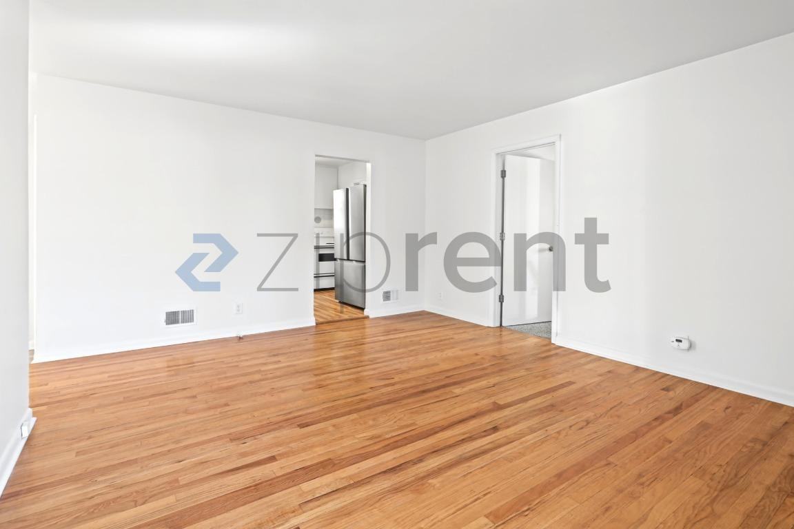 4745 S Logan St - Photo 7 of 26