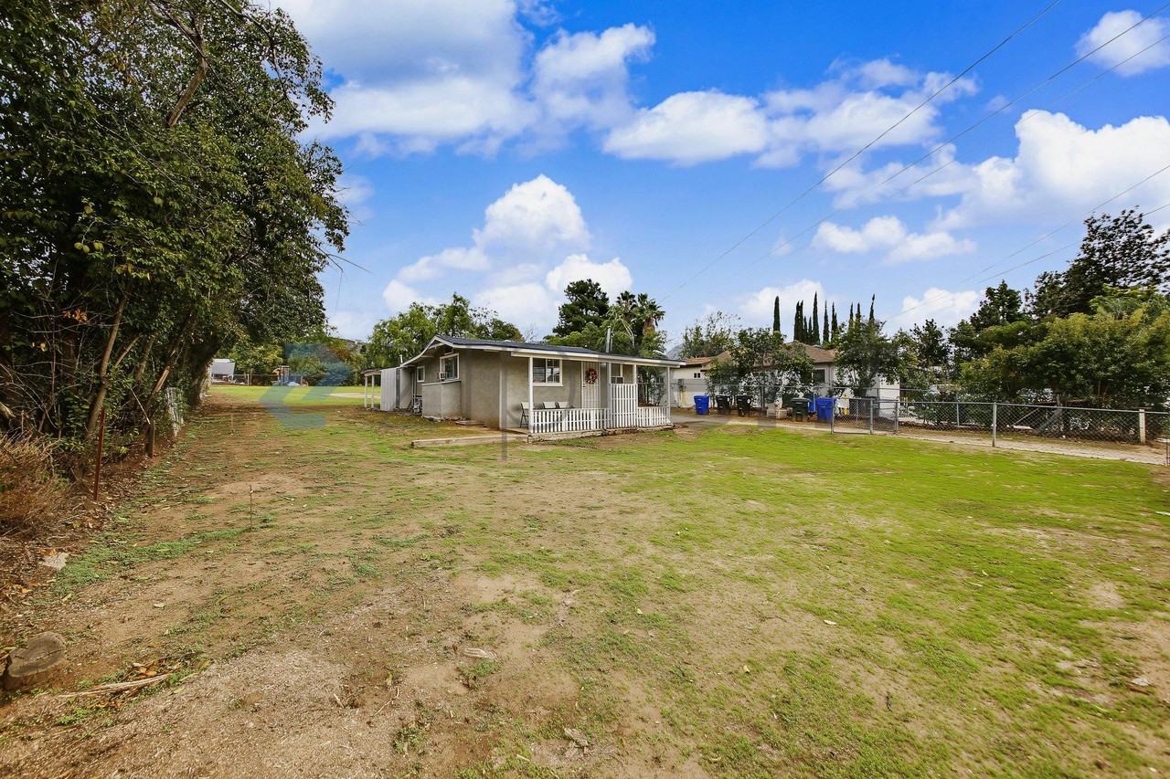 12187 Bryant St - Photo 2 of 25