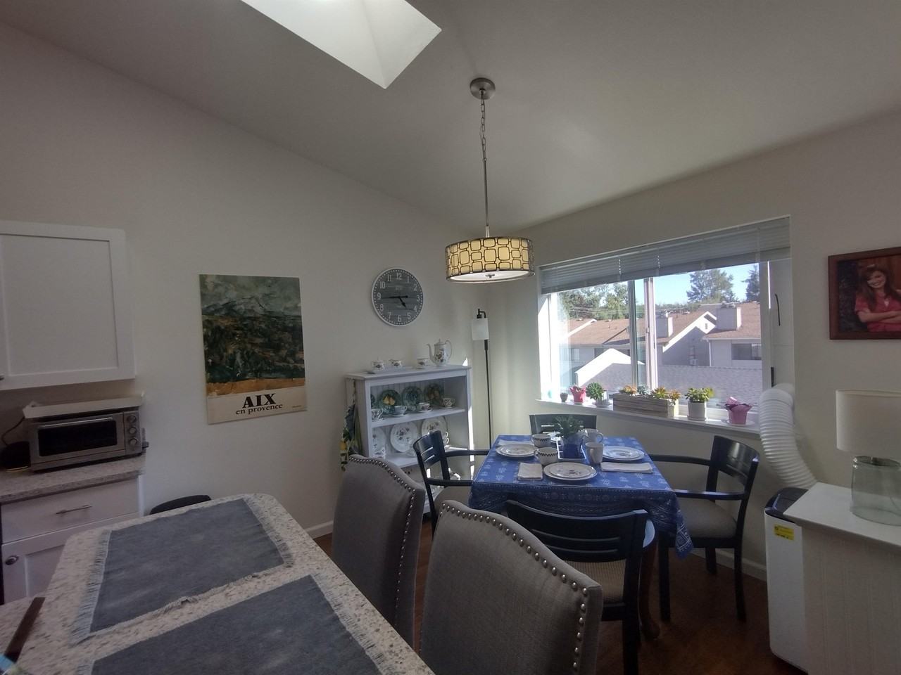 Beachwood in Kirkland - Photo 5 of 29