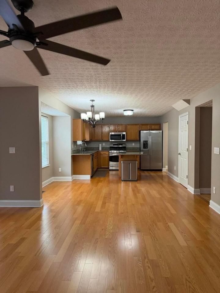 6202 Kendall Ridge Blvd - Photo 4 of 15