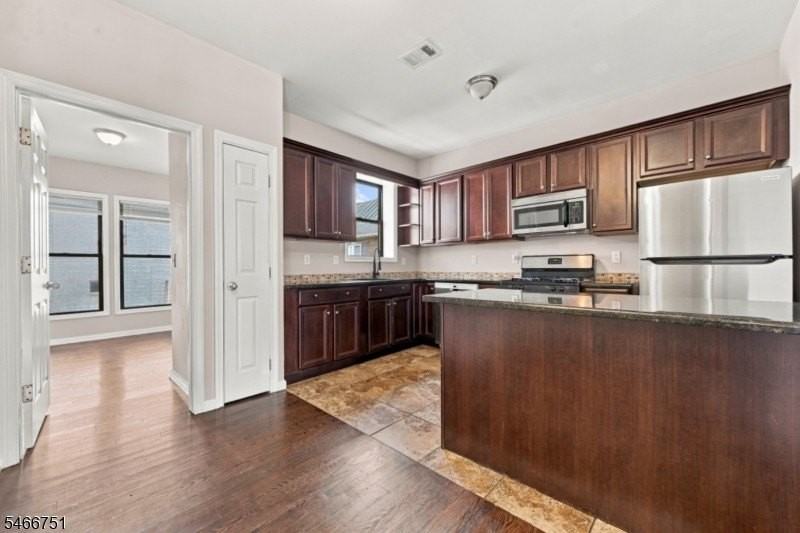 112 Bruen St - Photo 3 of 19