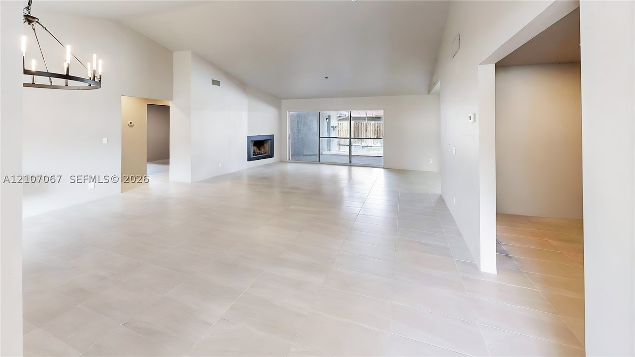 251 Nw 92nd Ave - Photo 7 of 50