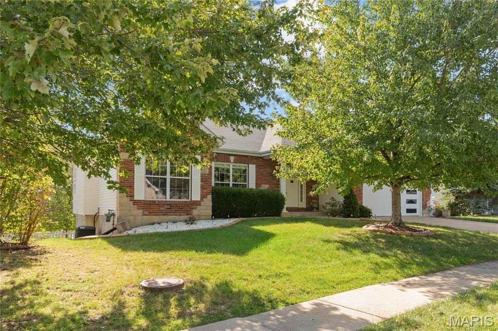 1248 Yorktown Dr - Photo 2 of 35