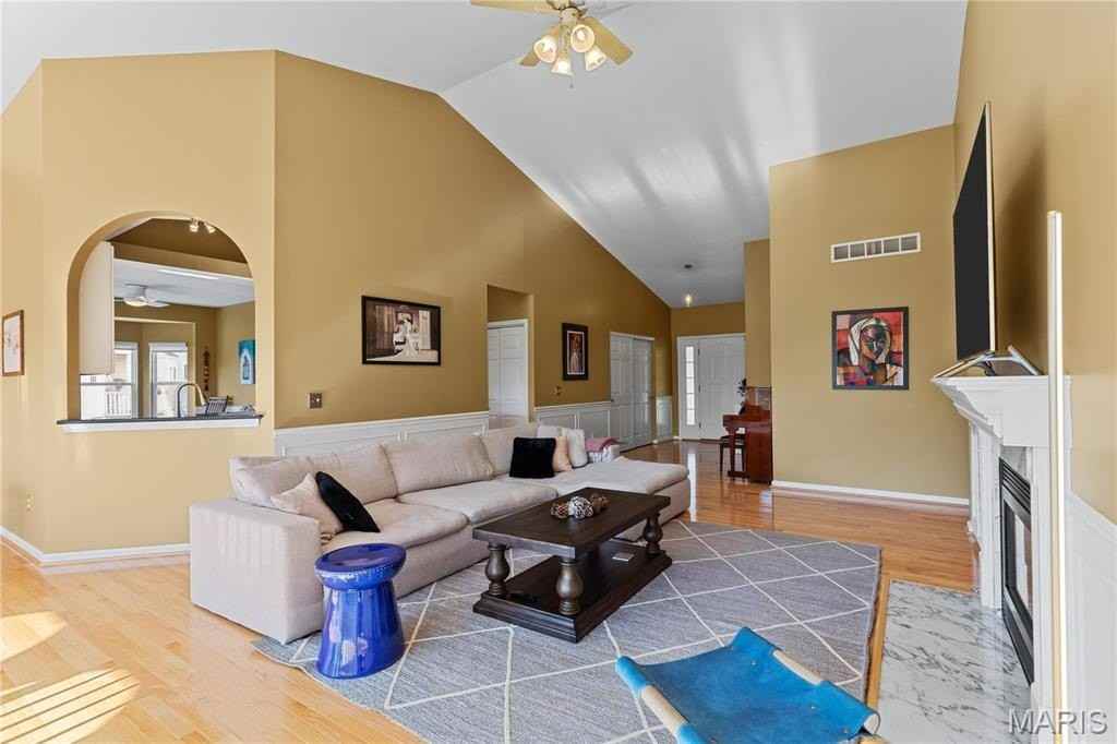 1248 Yorktown Dr - Photo 6 of 35
