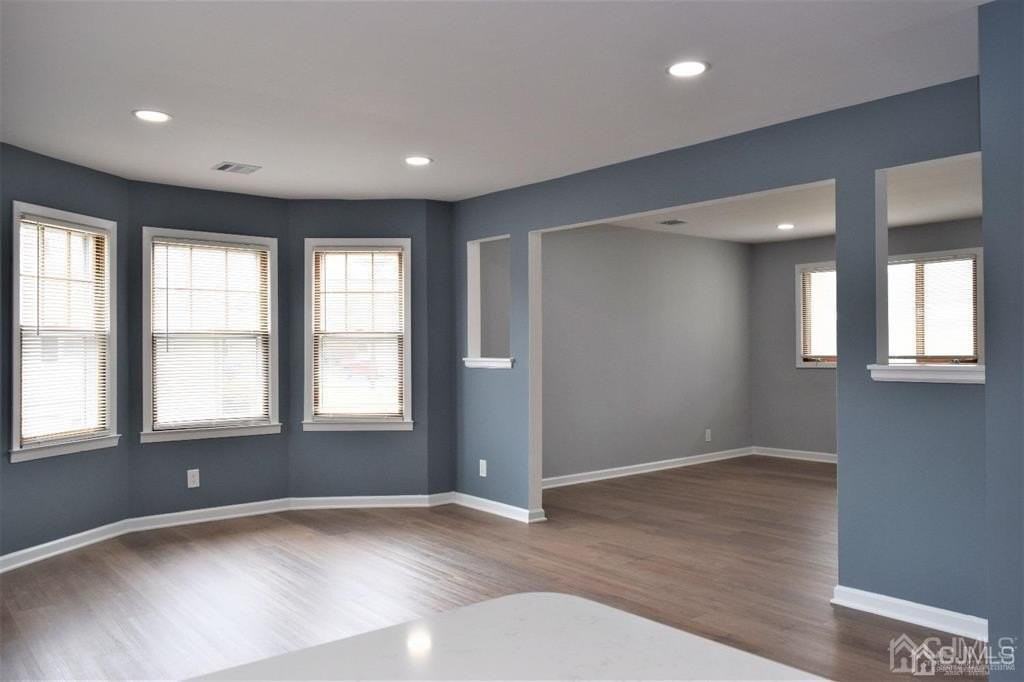 80 Dewey Ave - Photo 4 of 24