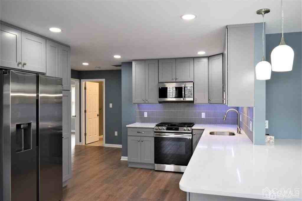 80 Dewey Ave - Photo 6 of 24