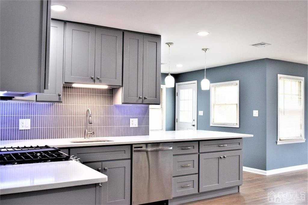80 Dewey Ave - Photo 7 of 24