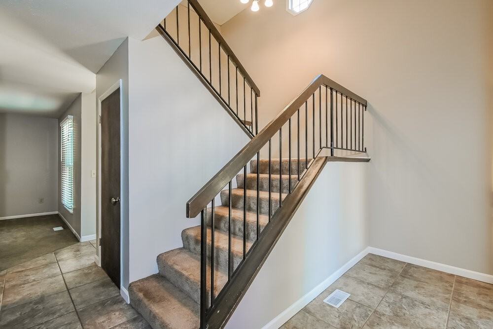 5 Shining Rock Dr - Photo 5 of 17