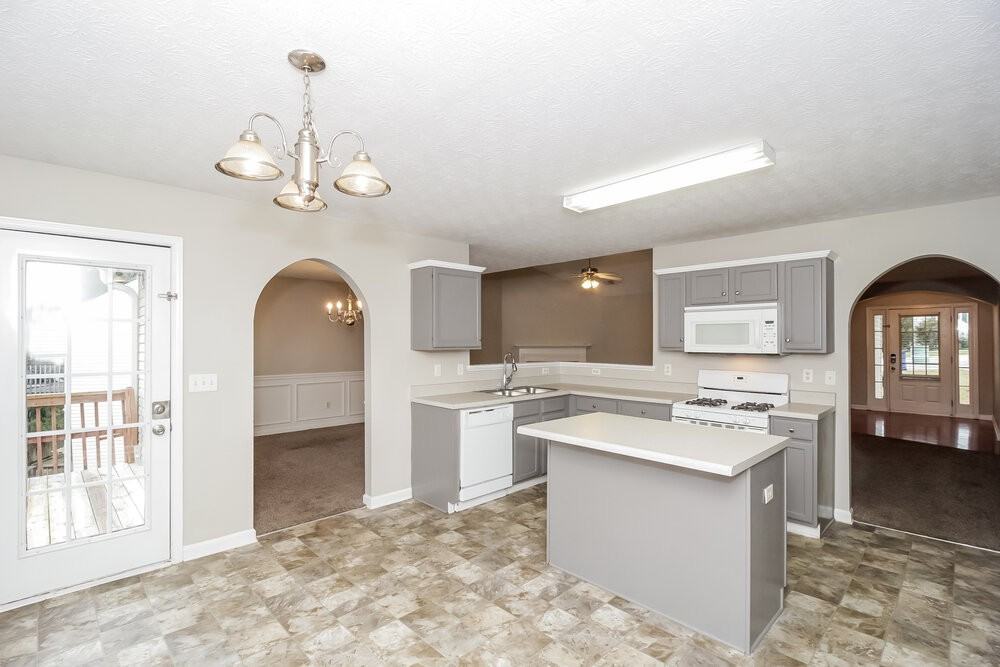 207 Overlook Pt - Photo 6 of 17