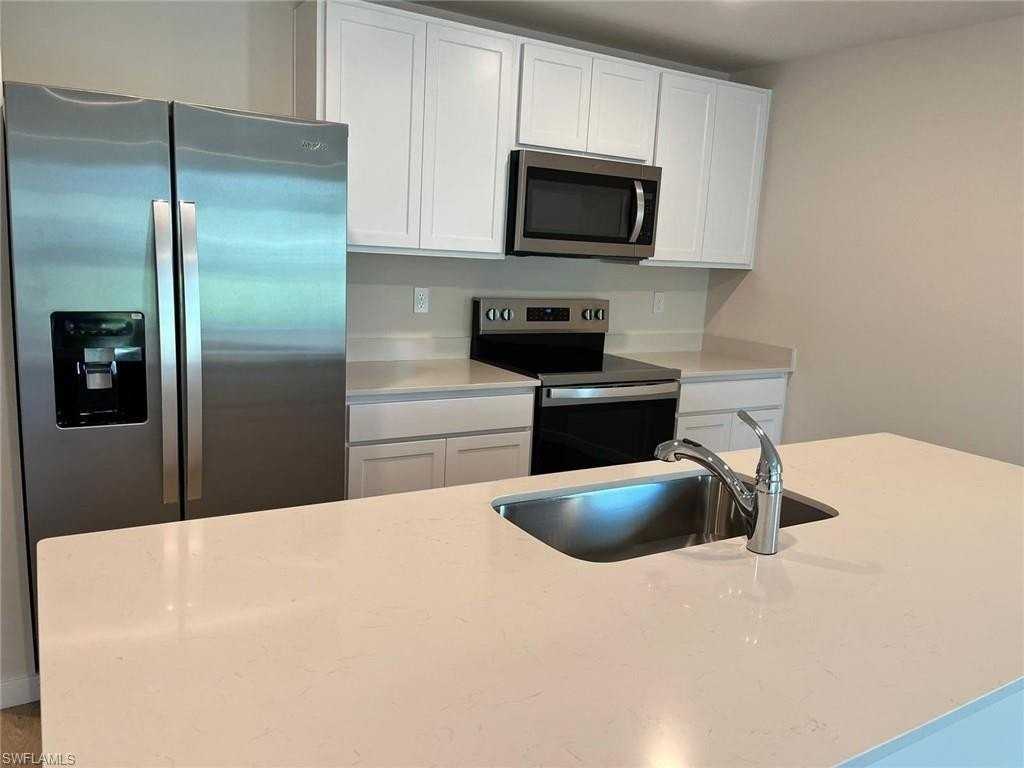 8040 Cedar Key Way - Photo 4 of 8