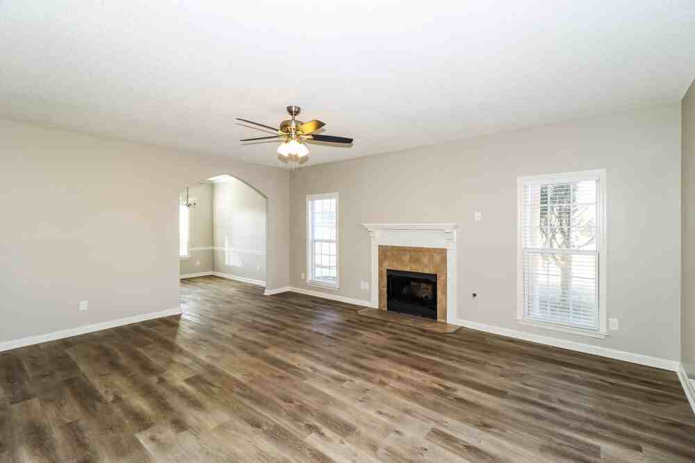 6049 Armistead St - Photo 5 of 17