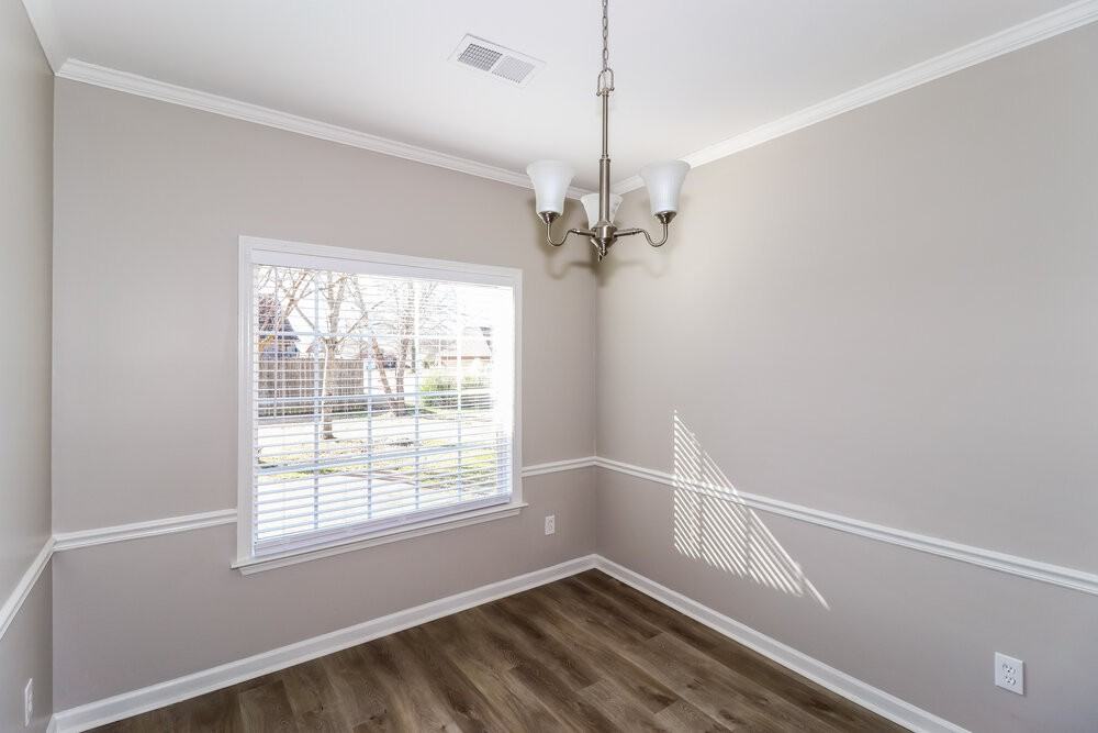 6049 Armistead St - Photo 7 of 17