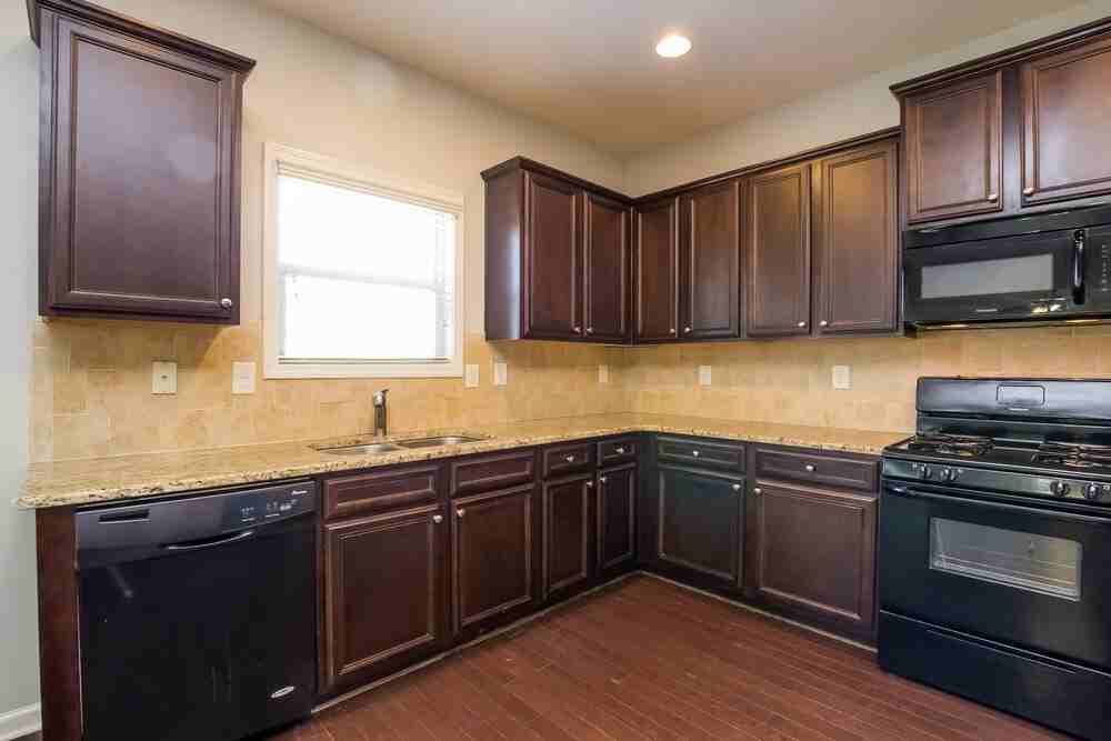 252 Moorland Way - Photo 5 of 17